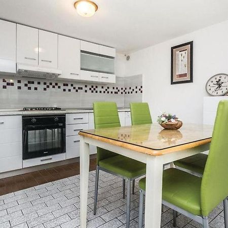 Apartmani L&Z Petrcane Bagian luar foto