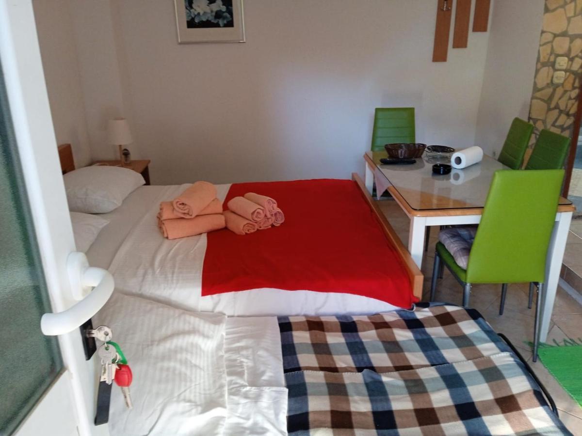 Apartmani L&Z Petrcane Bagian luar foto